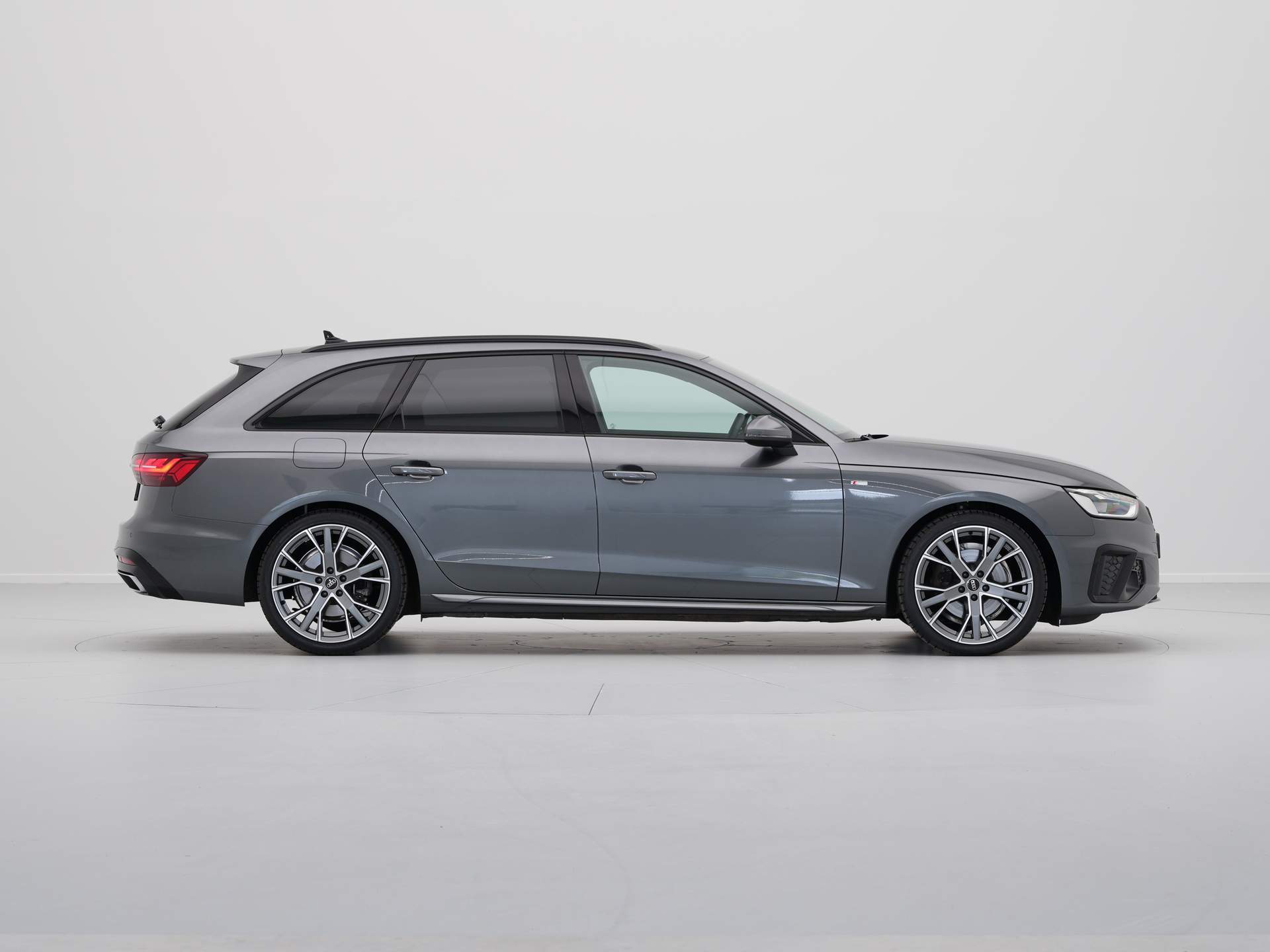 Audi - A4 Avant 35 TFSI 110 kW/150pk S-Tronic S edition - 2023