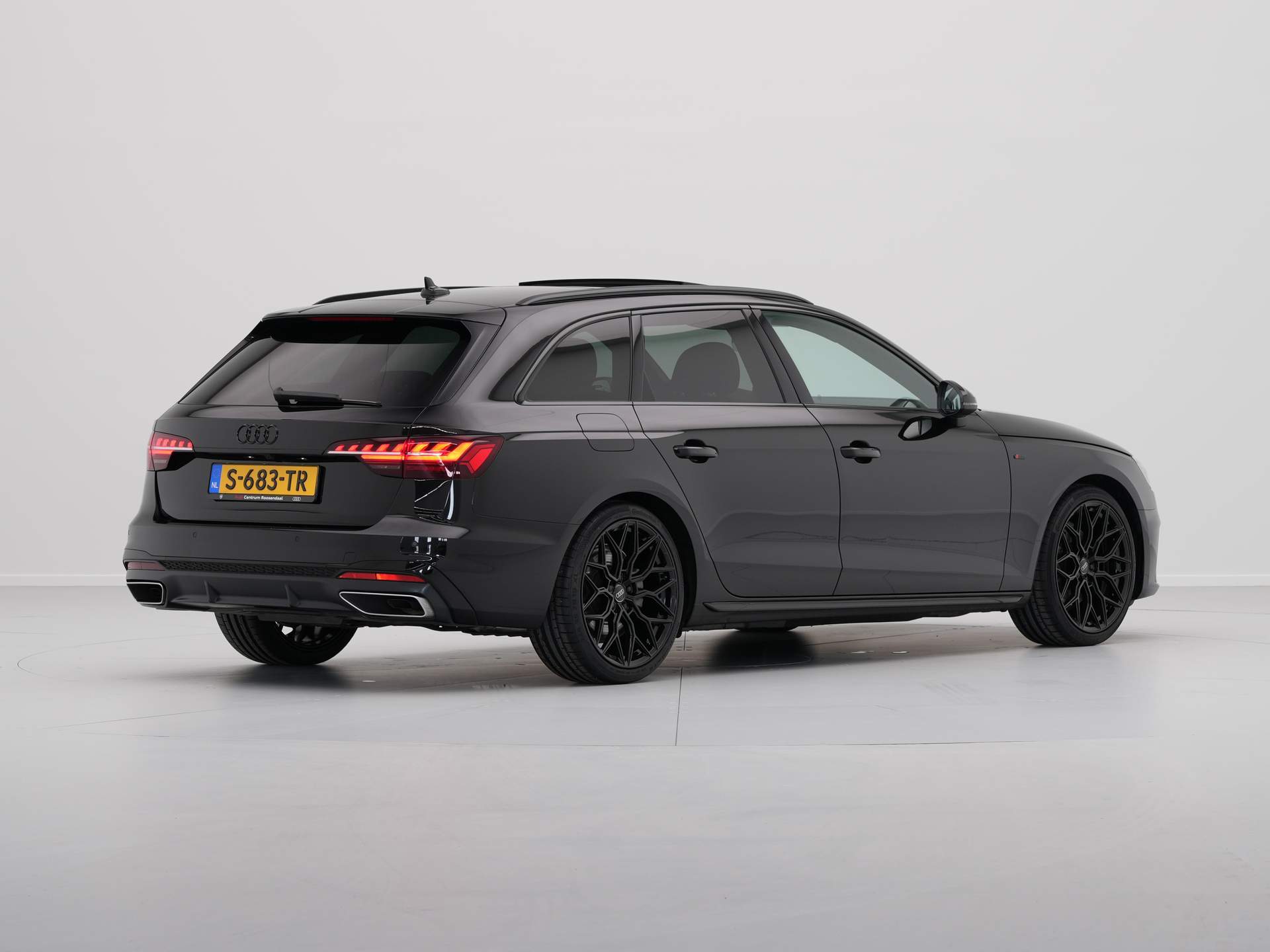 Audi - A4 Avant 35 TFSI 150pk S-Line edition Competition - 2023