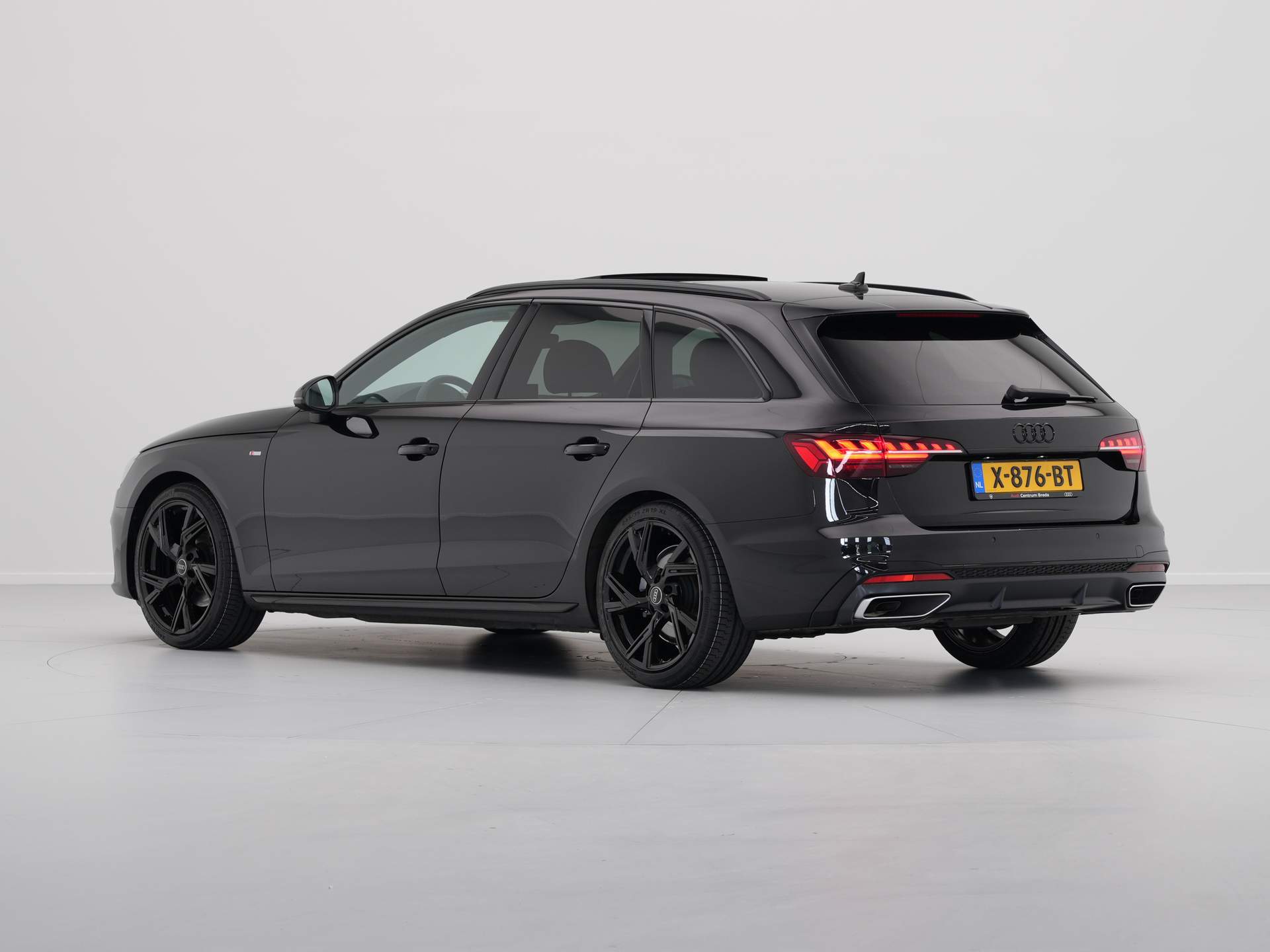 Audi - A4 Avant 35 TFSI 150pk S-Line edition Competition - 2023