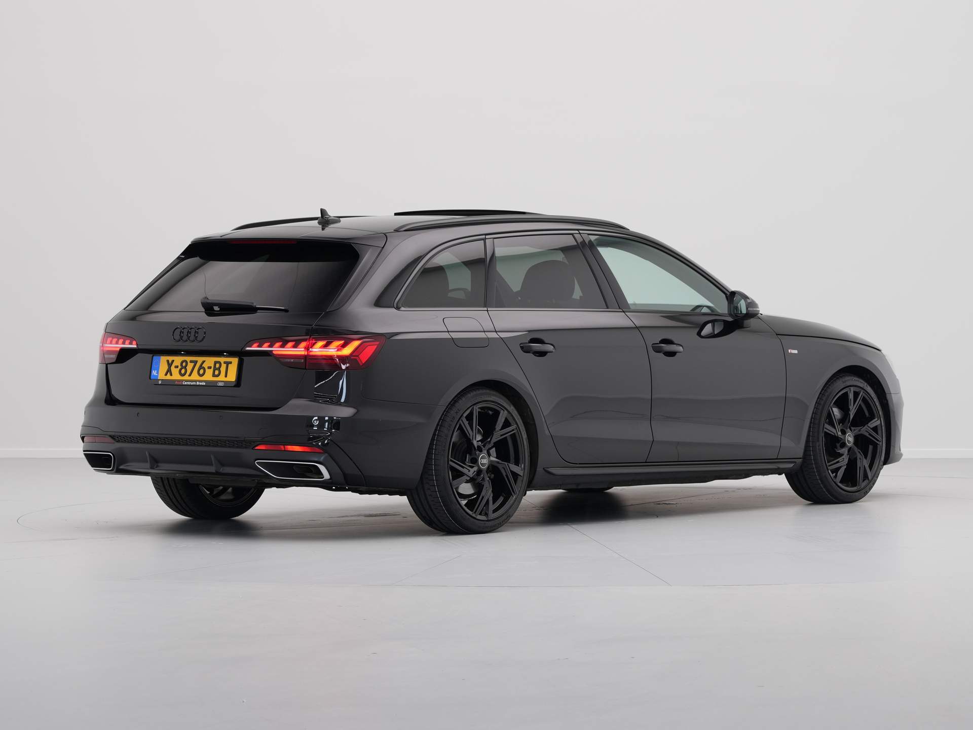 Audi - A4 Avant 35 TFSI 150pk S-Line edition Competition - 2023