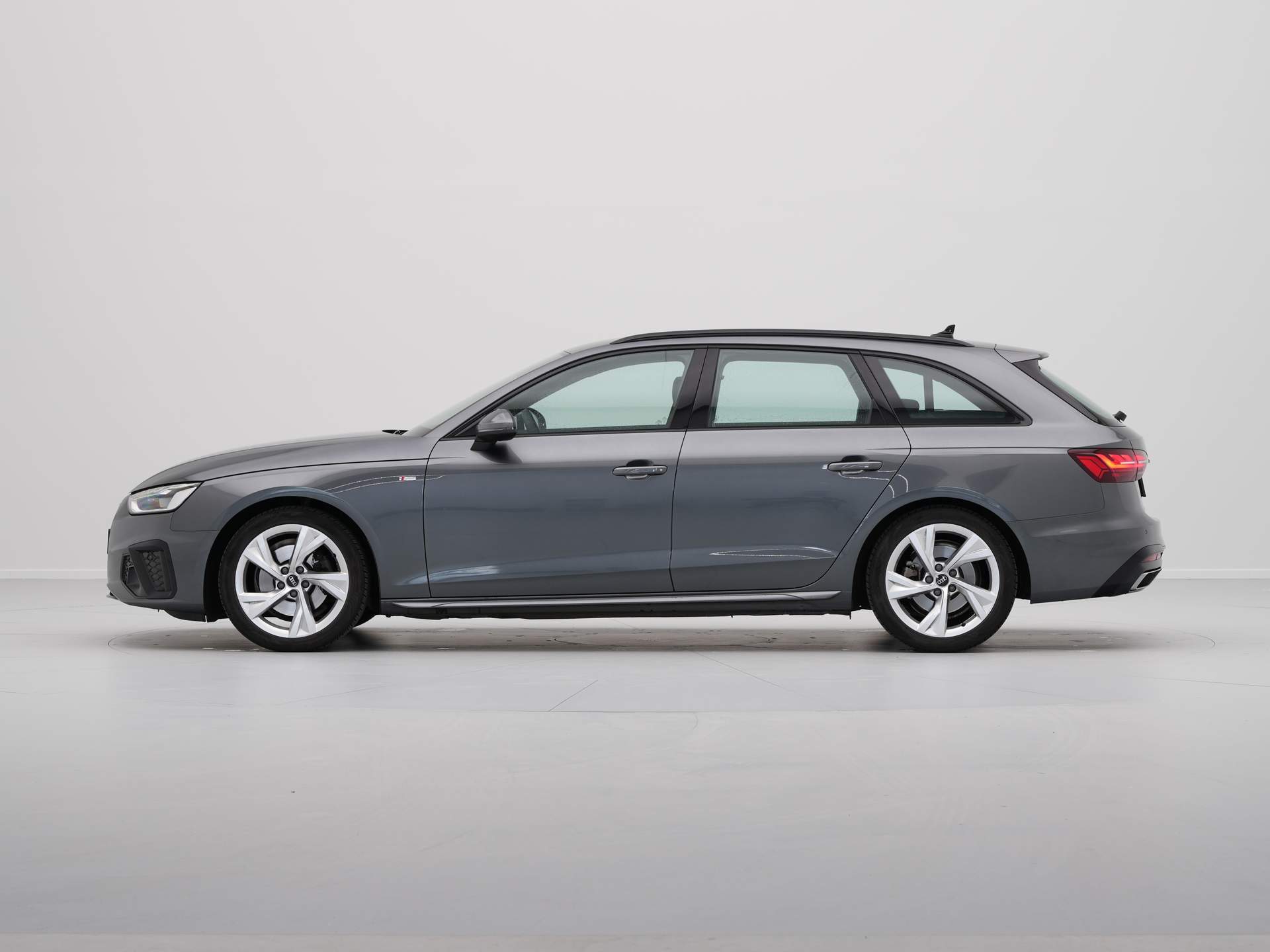 Audi - A4 Avant 35 TFSI 150pk S edition S Line - 2023