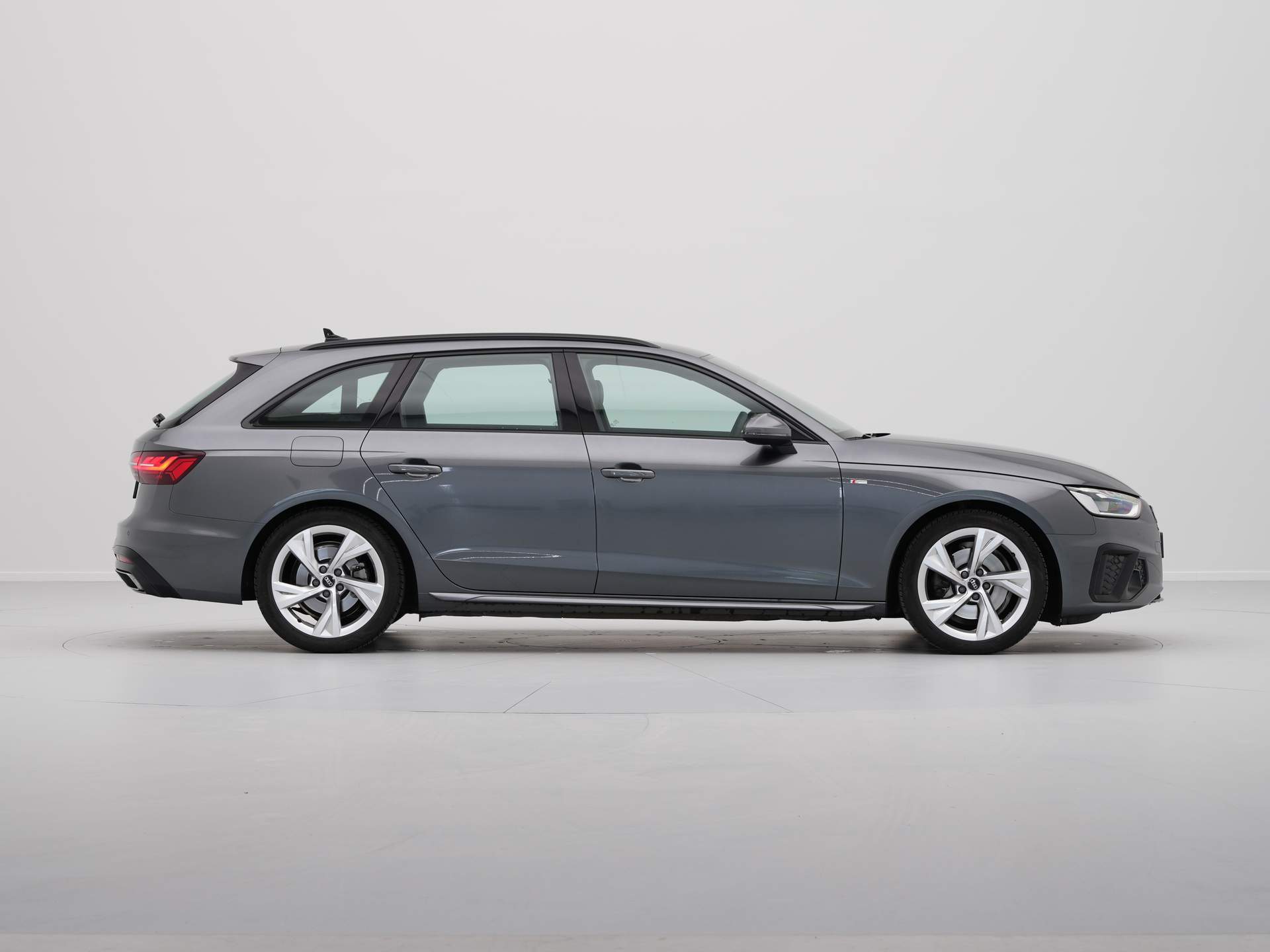 Audi - A4 Avant 35 TFSI 150pk S edition S Line - 2023