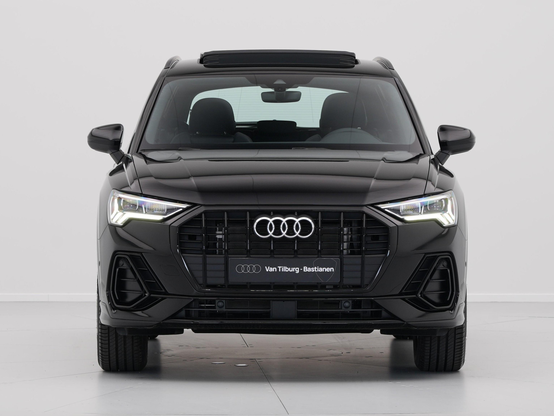 Audi - Q3 45 TFSI e 245 S tronic S edition - 2024