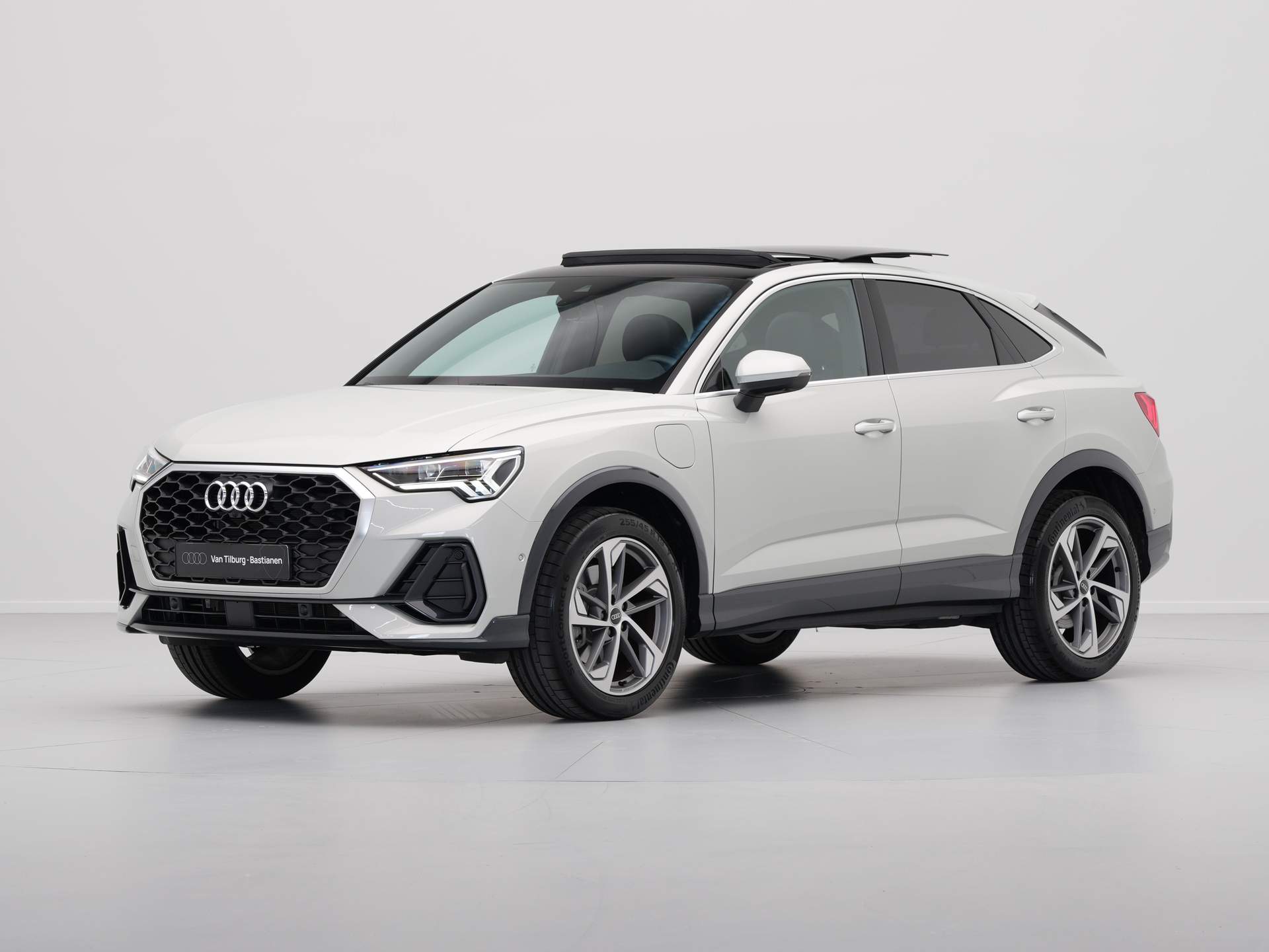 Audi - Q3 Sportback 45 TFSI e 180 kW / 245 pk S-Tronic Edition - 2023