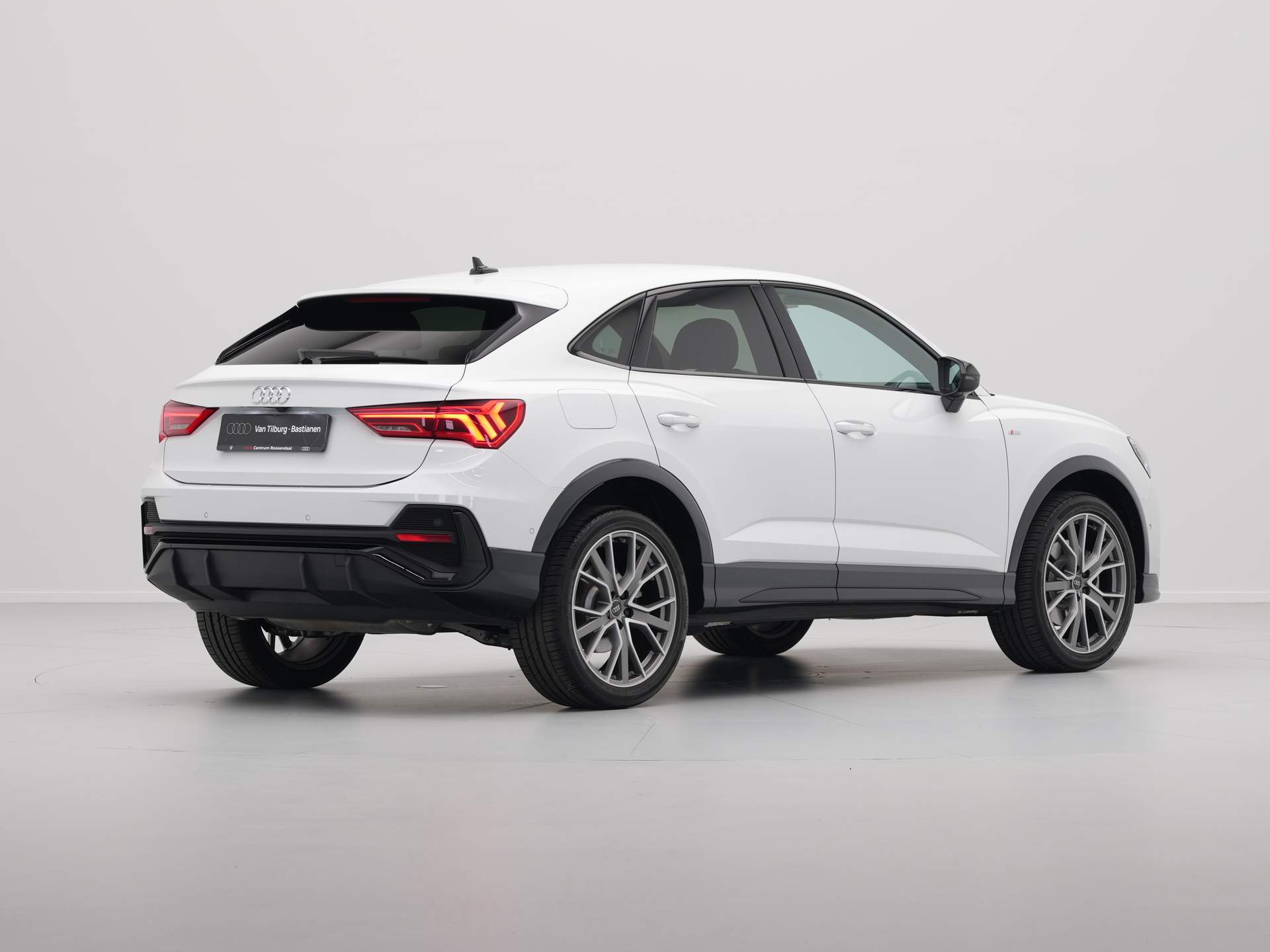 Audi - Q3 Sportback 45 TFSI e S Edition - 2023