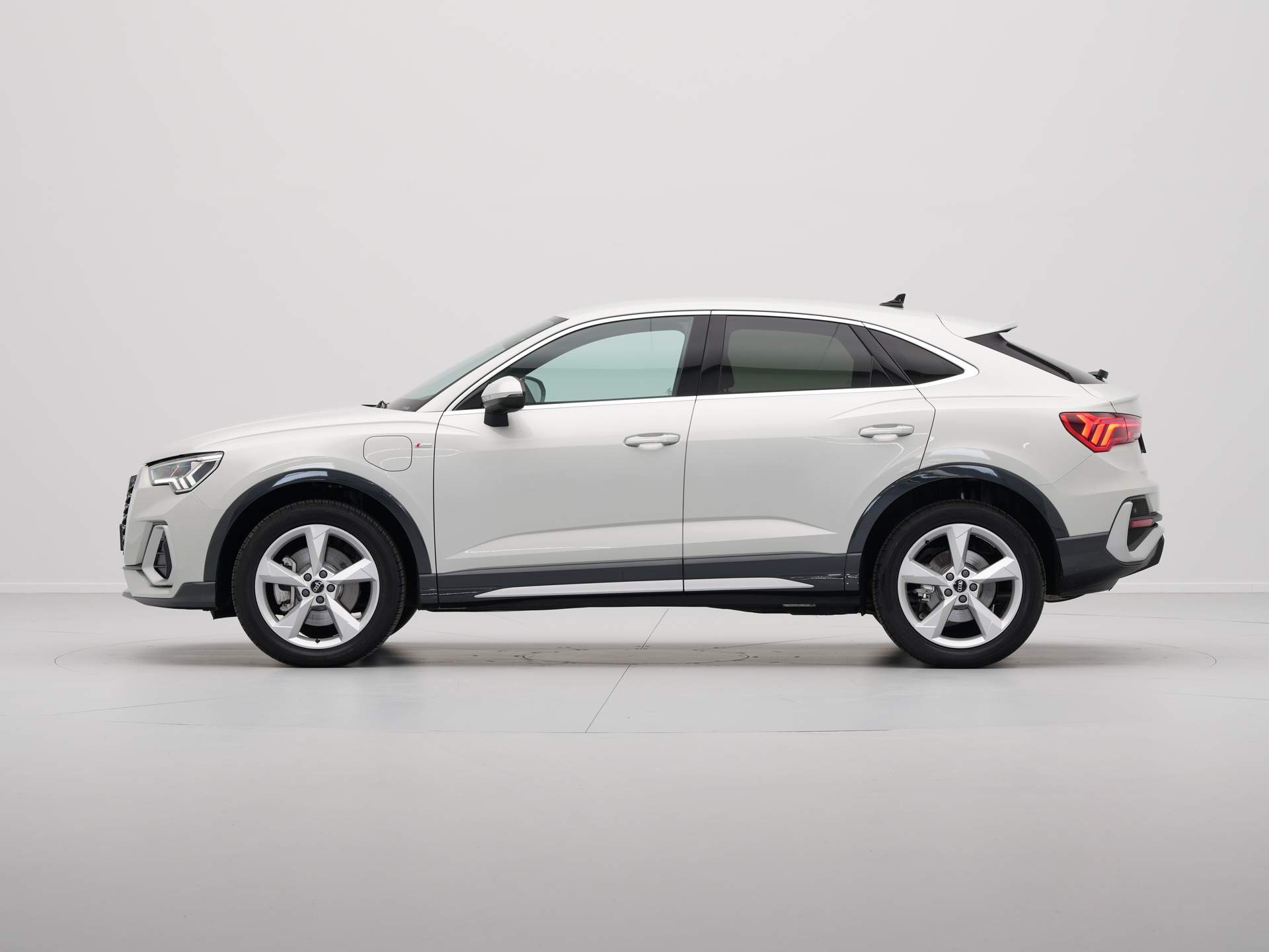 Audi - Q3 Sportback 45 TFSI e 245 pk S-Tronic S line Edition - 2023