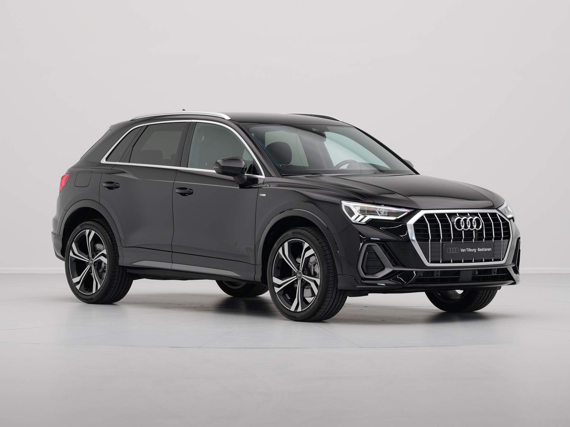 Audi - Q3 45 TFSI e 180 kW/245 pk S-Tronic S line edition - 2023