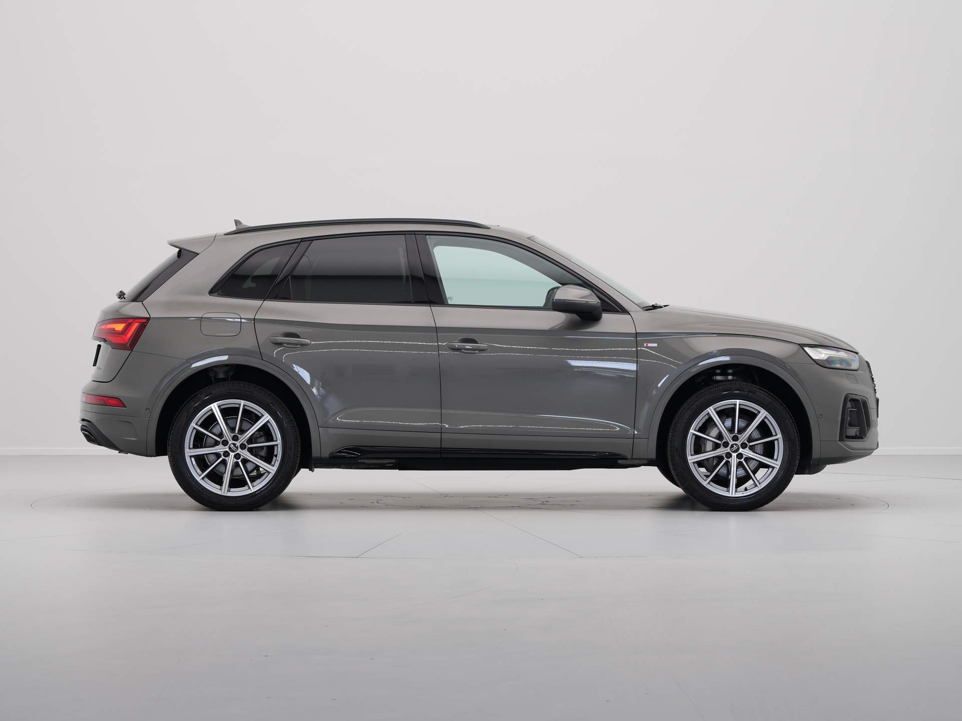 Audi - Q5 55 TFSI e S edition Competition - 2023