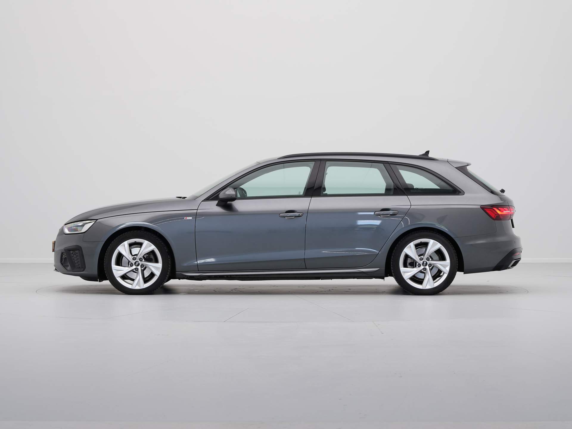 Audi - A4 Avant 35 150 pk TFSI S edition S Line - 2023