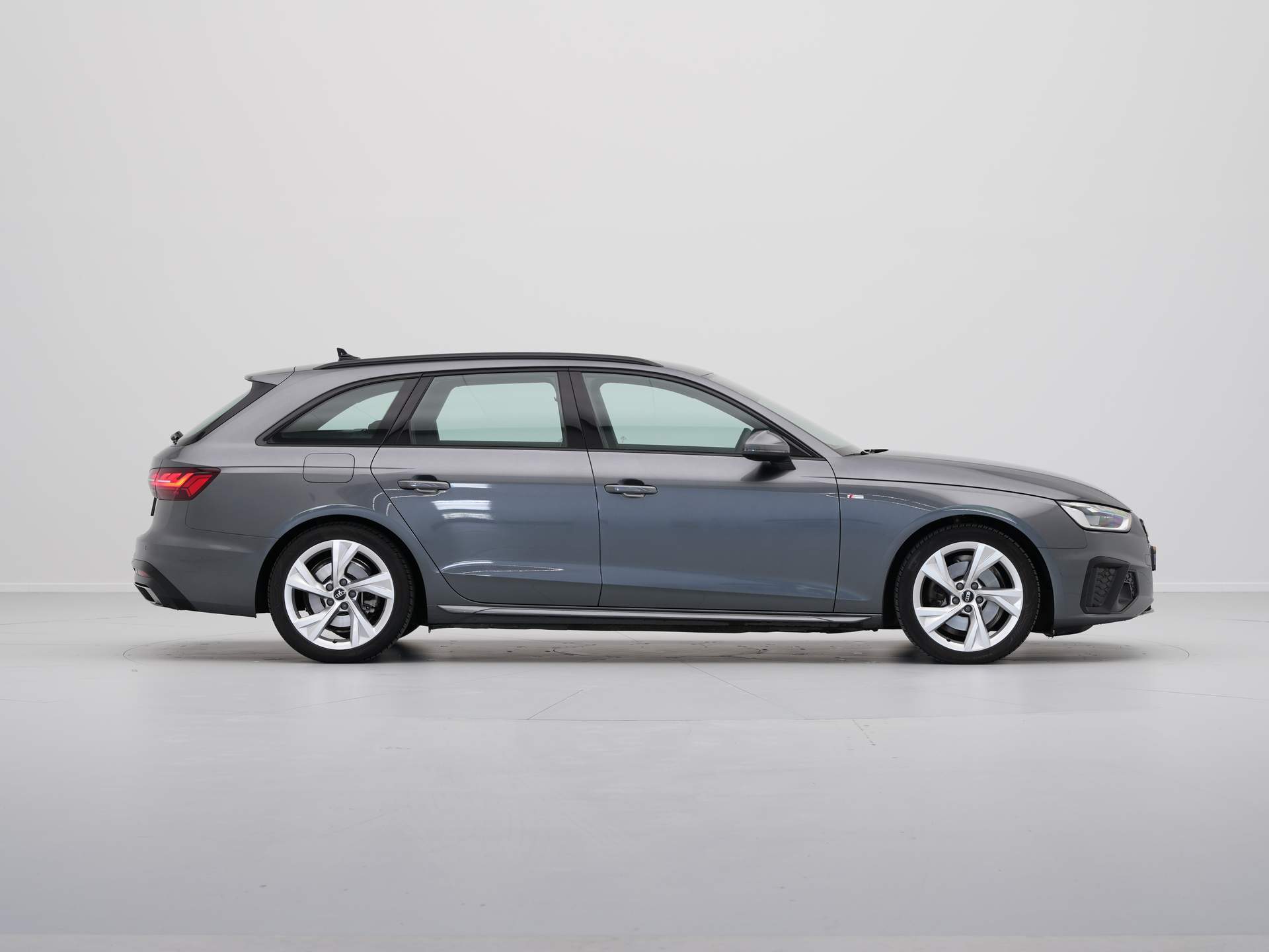 Audi - A4 Avant 35 150 pk TFSI S edition S Line - 2023