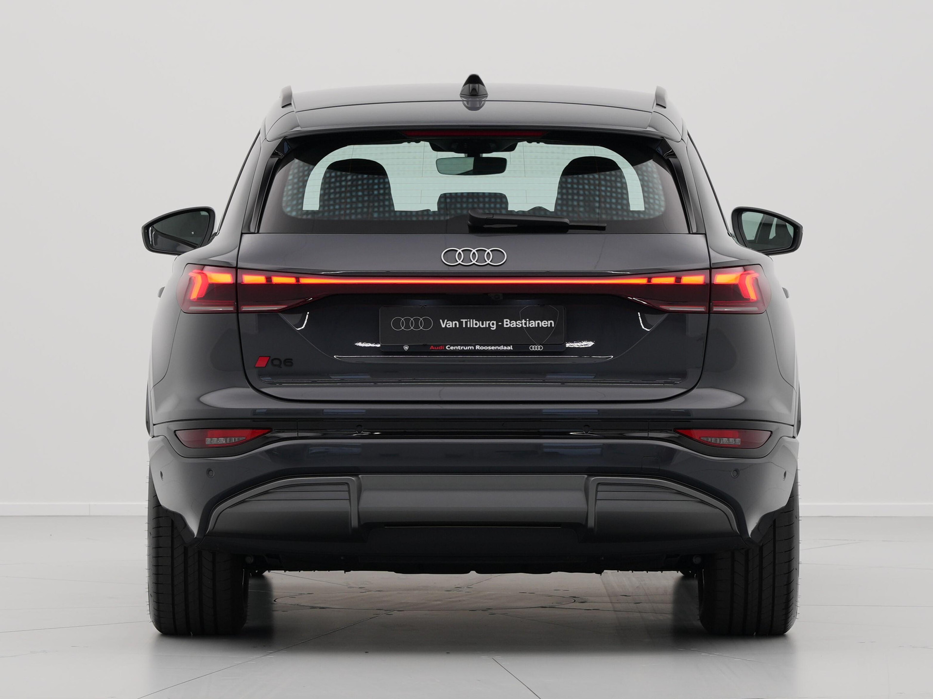 Audi - Q6 e-tron performance 306 1AT Advanced Edition - 2025