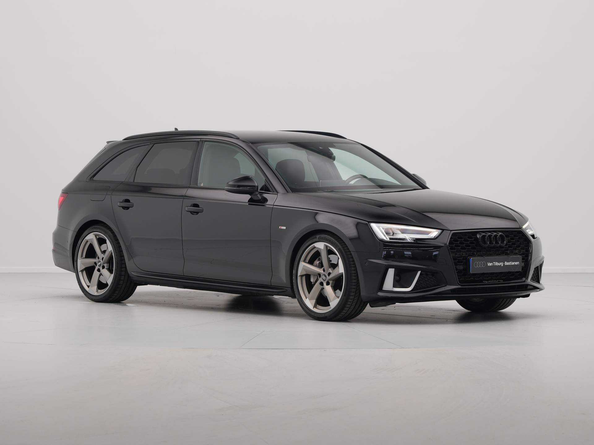 Audi - A4 Avant 2.0 TFSI 252pk Quattro Sport S line black edition - 2018