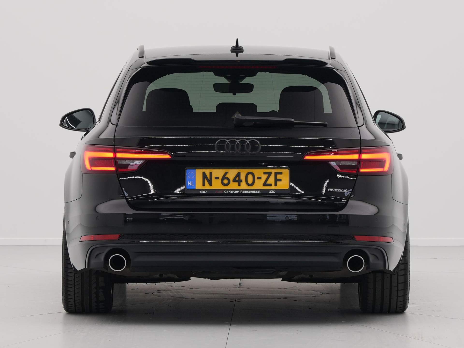 Audi - A4 Avant 2.0 TFSI 252pk Quattro Sport S line black edition - 2018