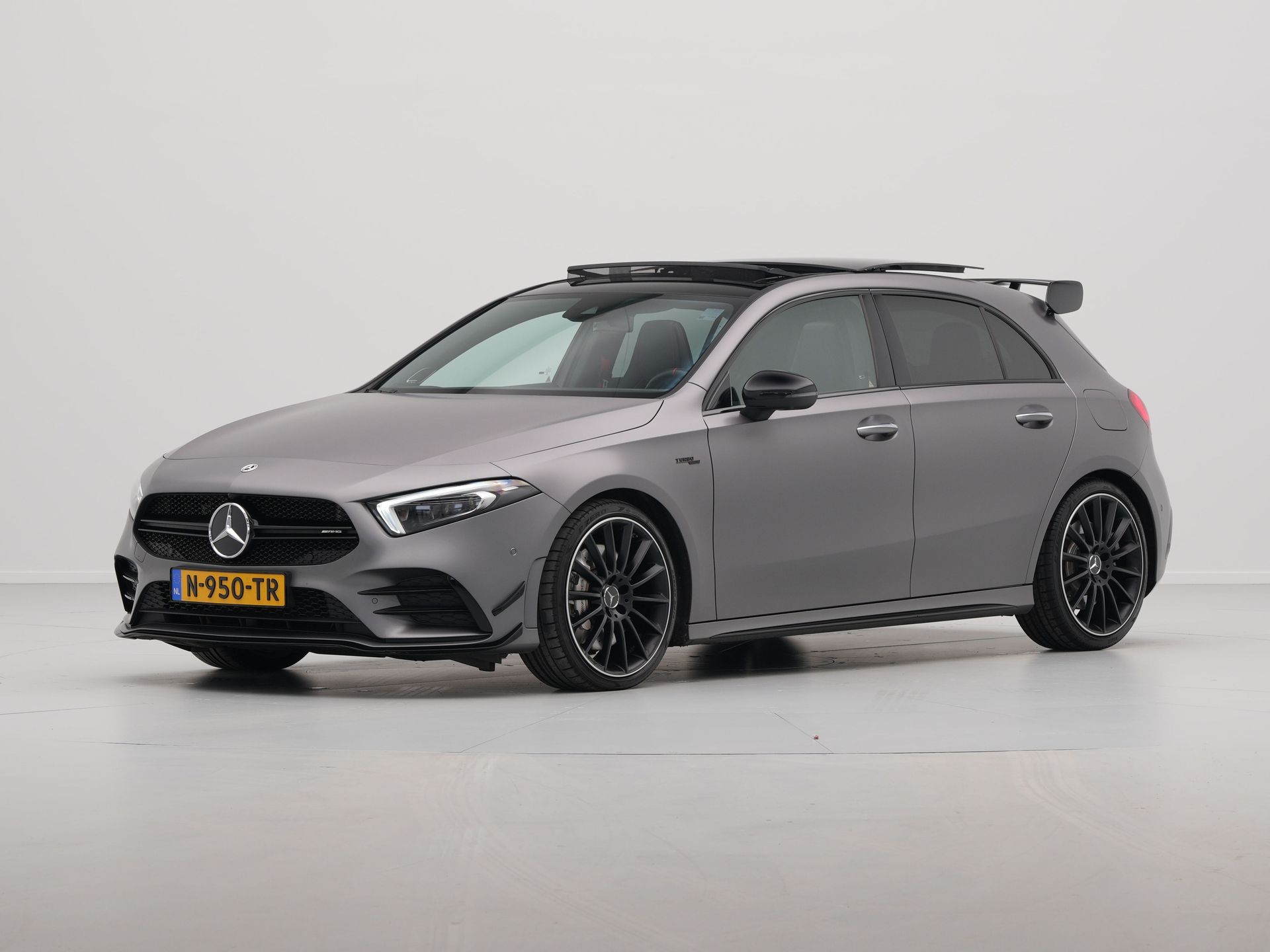 Mercedes-Benz - A-Klasse AMG 35 4MATIC - 2022