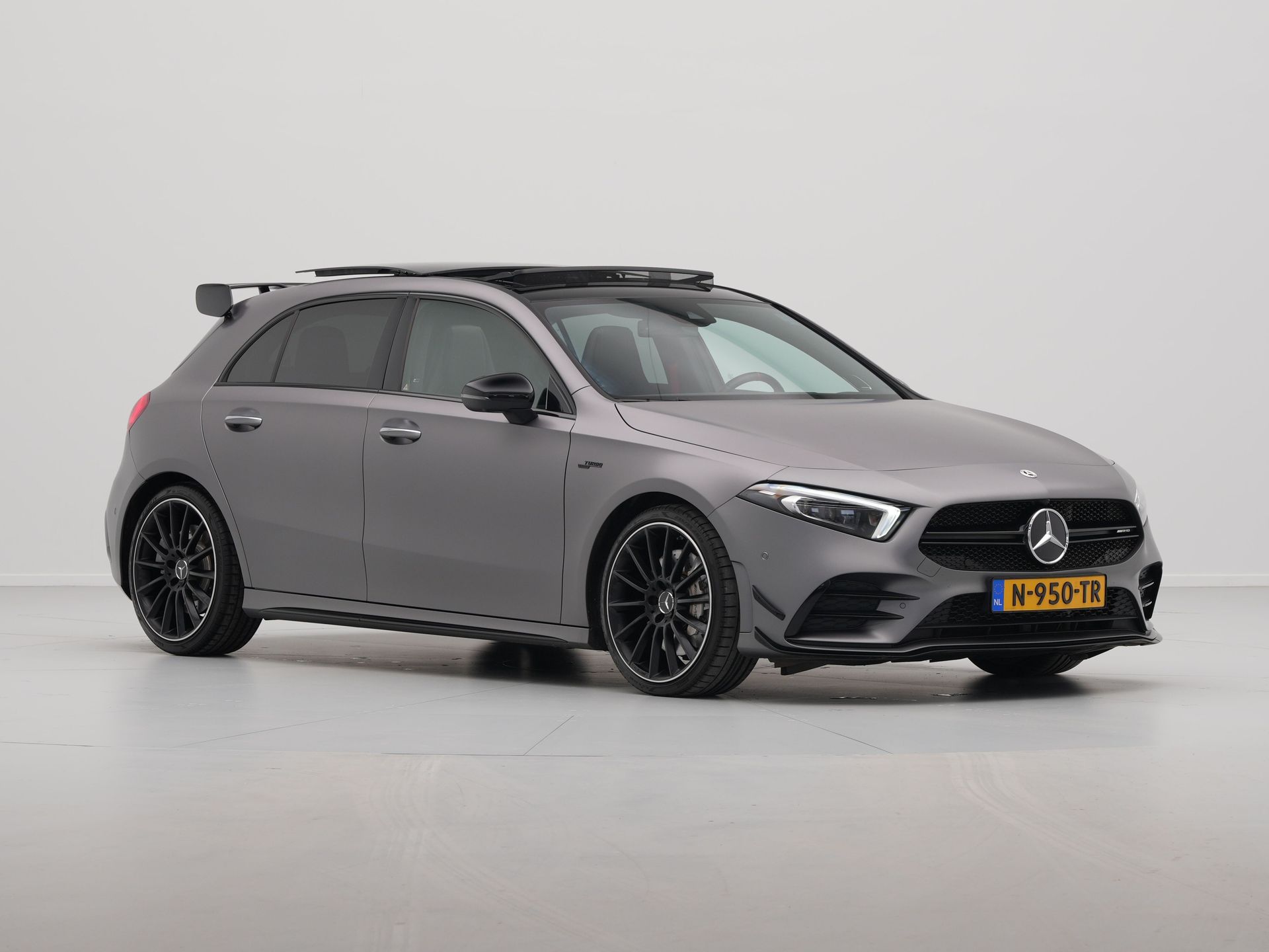 Mercedes-Benz - A-Klasse AMG 35 4MATIC - 2022