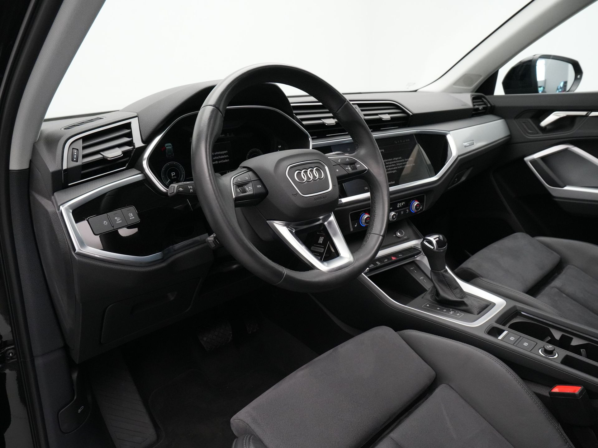 Audi - Q3 45 TFSI e S edition - 2023