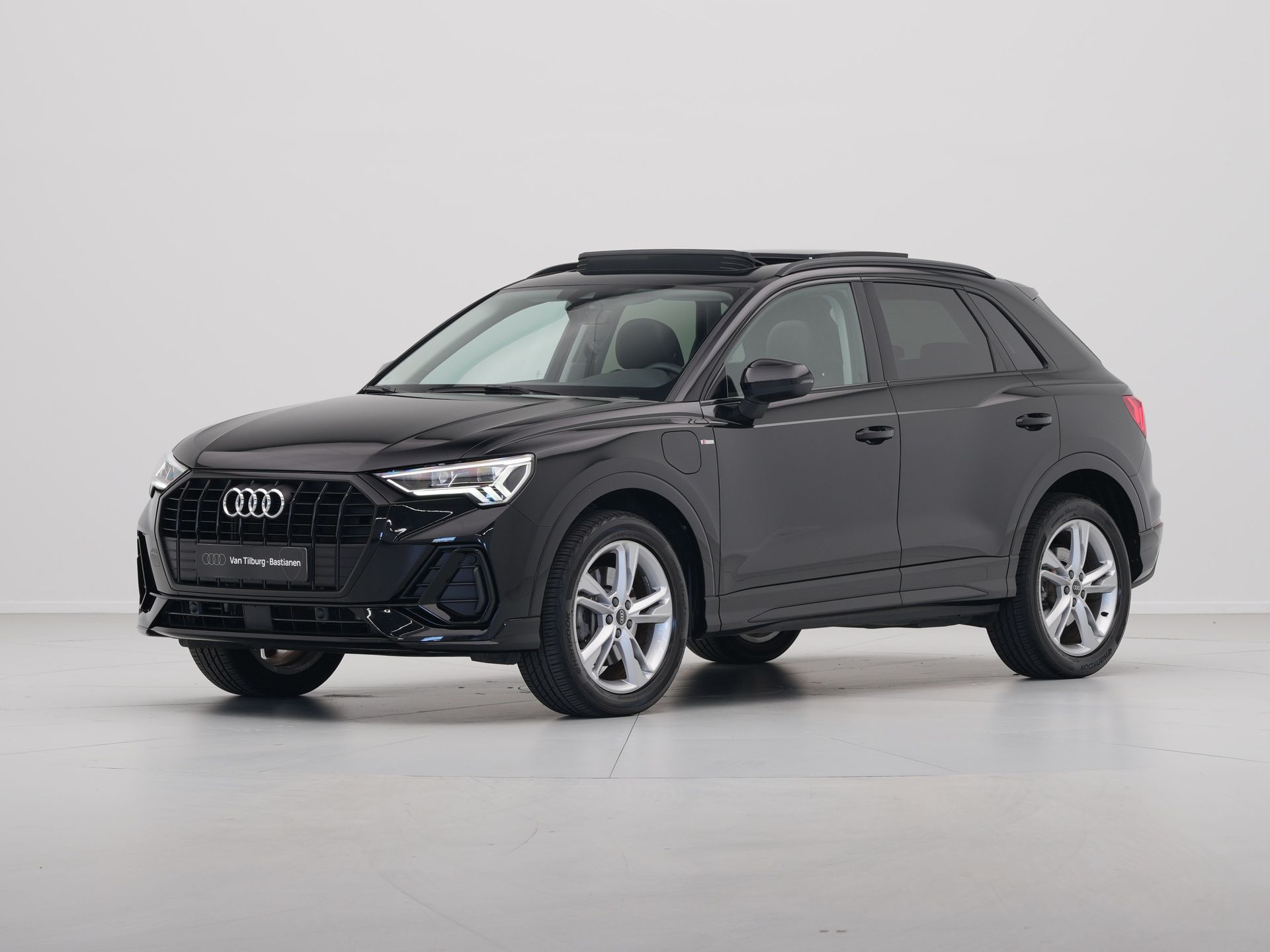 Audi - Q3 45 TFSI e S edition - 2023