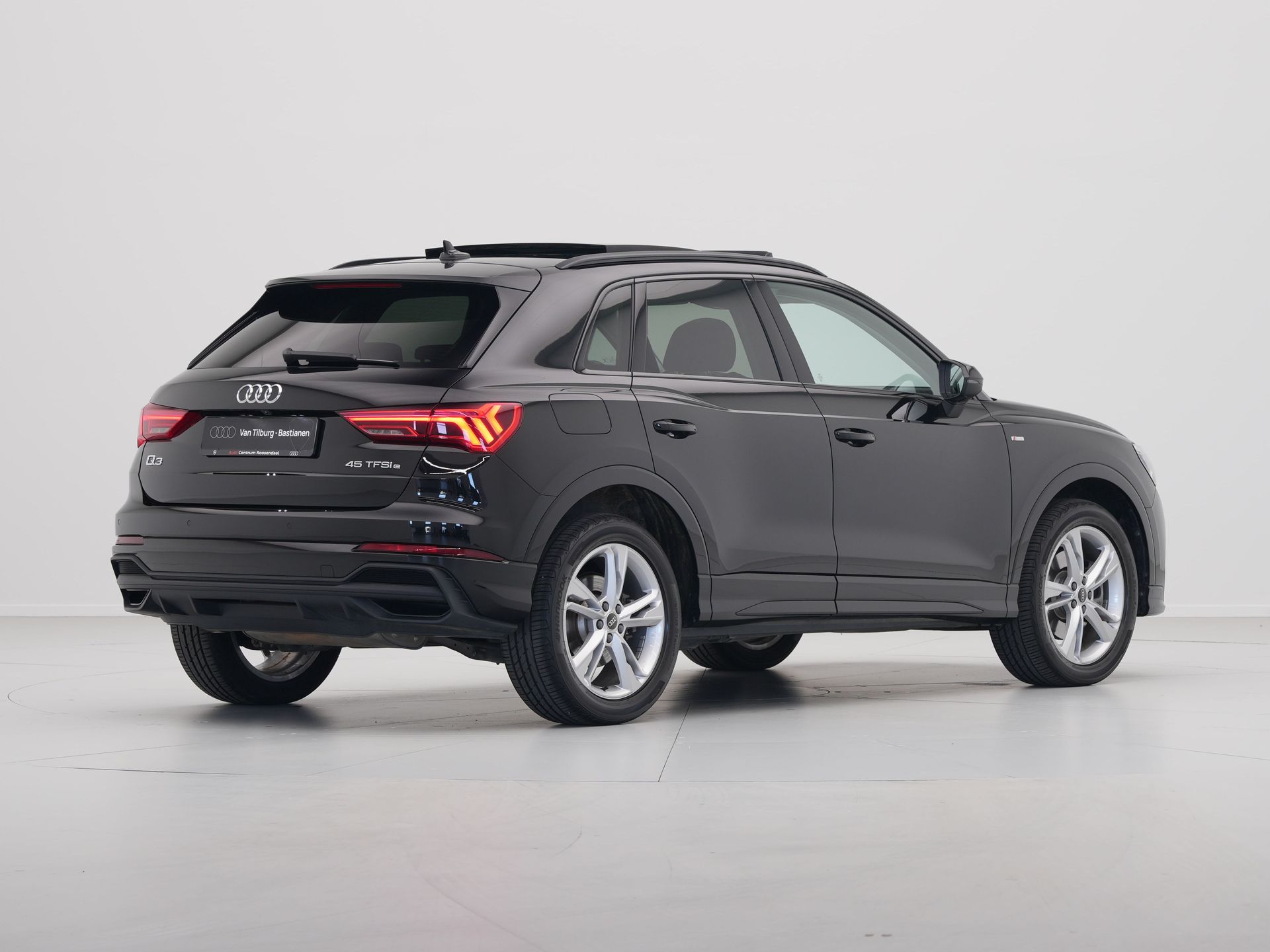 Audi - Q3 45 TFSI e S edition - 2023